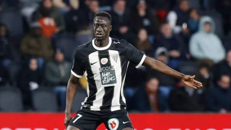 Ibrahima Niane. Ảnh: Media365