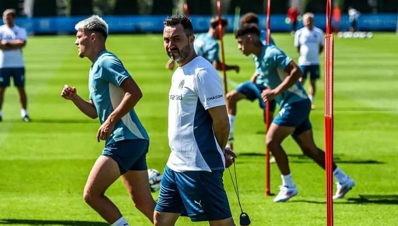 HLV trưởng Olympique Marseille, Roberto De Zerbi cho biết ông muốn đội của mình "thi đấu tốt hơn" khi đối diện đại kình địch Paris Saint-Germain. Ảnh: Getty Images