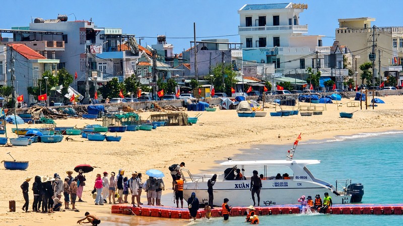 Coastal tourism, cultural experiences in Central Vietnam thrive