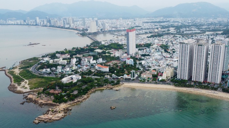 Warning issued over trampling of nearshore coral reefs in Nha Trang Bay
