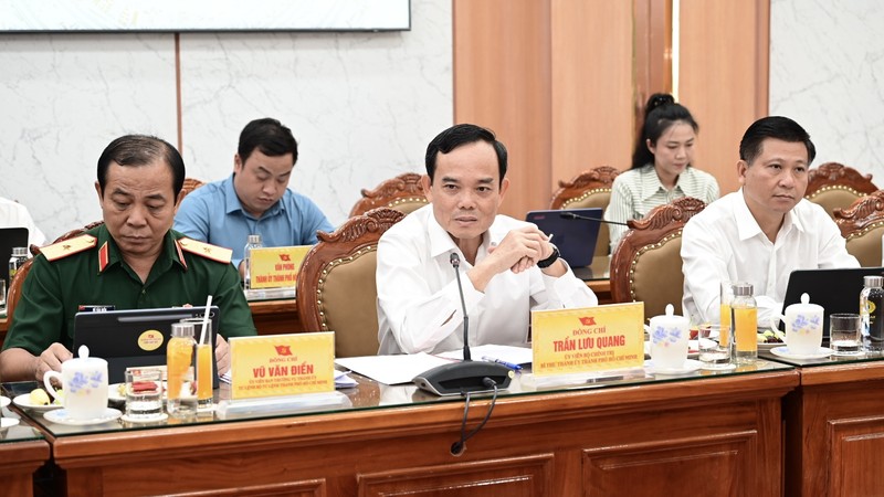 HCMC, Military Region 7 strengthen coordination on defense, security tasks