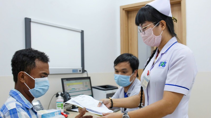 HCMC leader urges substance over targets in universal health screening