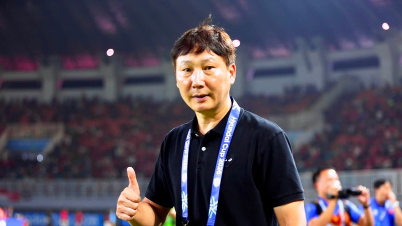 Coach Kim Sang-sik backs Vietnam to beat Cambodia, seal Group A top spot