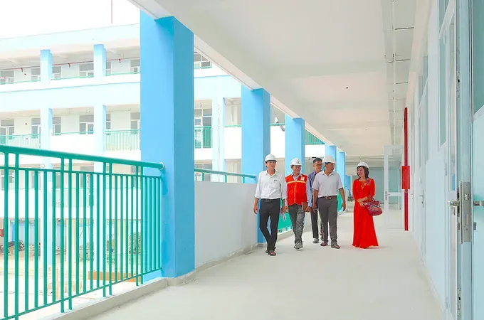 The Tran Dai Nghia Primary School project (Binh Hung Hoa Ward) has completed 90 percent of its construction volume (Photo: SGGP)