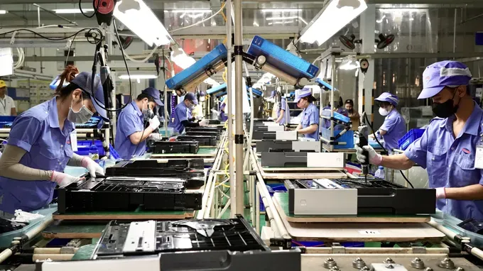 Machining auxiliary components at Cat Thai Manufacturing and Trading Co. Ltd. in Saigon Hi-Tech Park (Photo: SGGP)