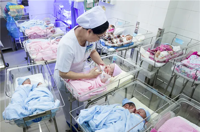 Tác phẩm: “Mẹ hiền các bé” - Tác giả: Nguyễn Xuân Trang