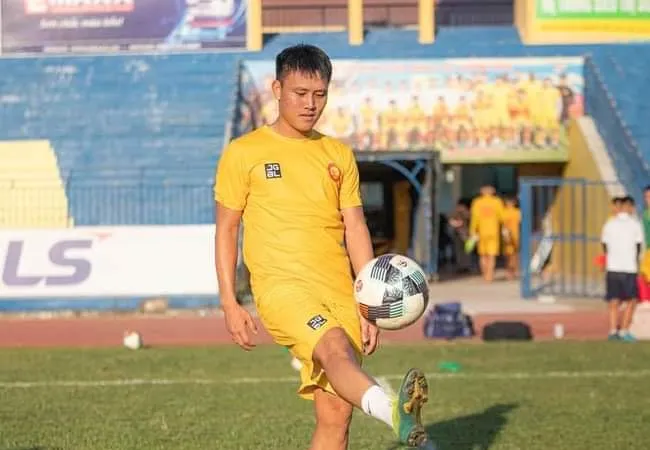 Đình Bảo tập chay sau khi rời Thanh Hoá