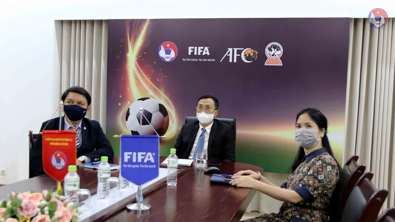 Đại diện VFF tham dự Đại hội trực tuyến vào tối 21-5