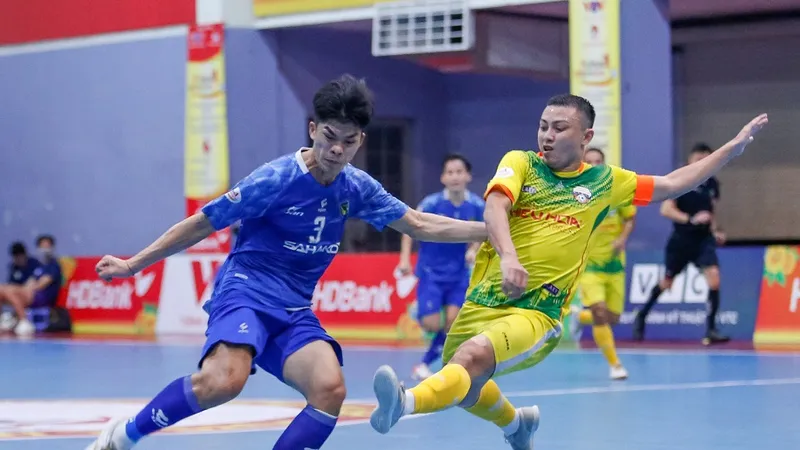 Sahako FC thẳng tiến ở ngôi đầu