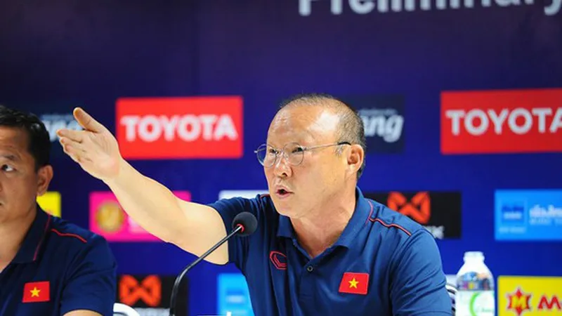 HLV Park Hang-seo cho rằng điều lệ giải đã được đưa ra từ đầu, các đội cứ thế chấp hành