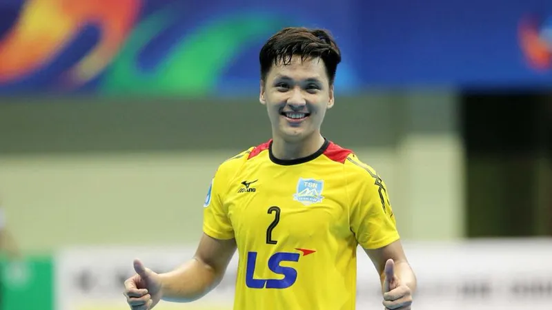 Thủ môn Hồ Văn Ý