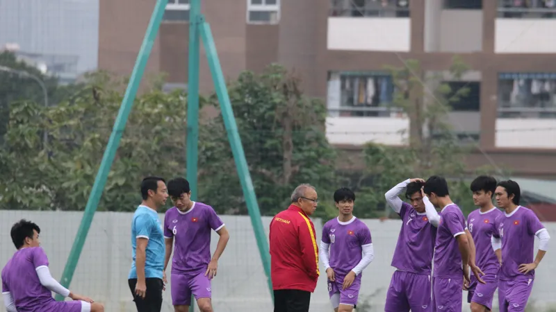 Đội tuyển Việt Nam sớm dừng bước khi không bảo vệ thành công ngôi vô địch AFF Cup