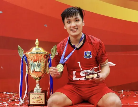 Văn Ý khép lại năm 2021 rất ấn tượng 