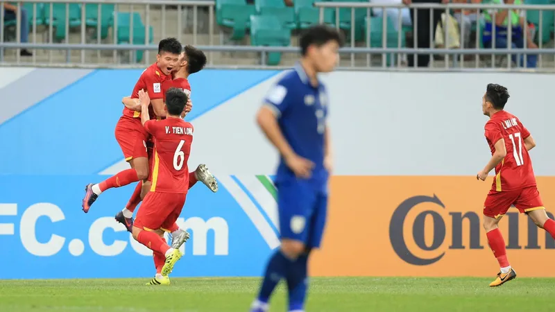 U23 Việt Nam đã đánh rơi chiến thắng đầy tiến nuối ở trận ra quân