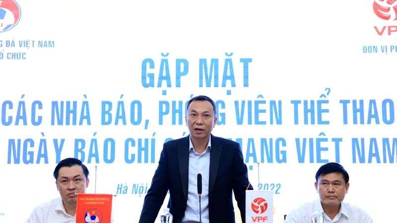 Q.Chủ tịch Trần Quốc Tuấn khẳng định báo chí với vai trò là tiền đạo trong sơ đồ bóng đá và có những đóng góp không nhỏ trong sự phát triển của thể thao nói chung, bóng đá nói riêng