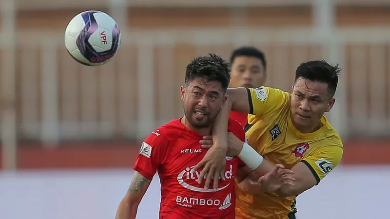 Lee Nguyễn từng thi đấu chi HA.GL, B.Bình Dương trước khi khoác áo CLB TPHCM năm 2021
