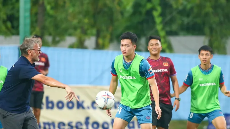 Thầy trò HLV Troussier sẽ sớm đi vào chuẩn bị cho đợt FIFA Days vào tháng 10