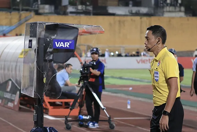 Công nghệ VAR đã được FIFA chấp thuận cho VFF và VPF vận hành ở V-League