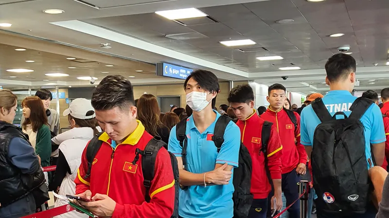 Đội tuyển Việt Nam tại sân bay Incheon