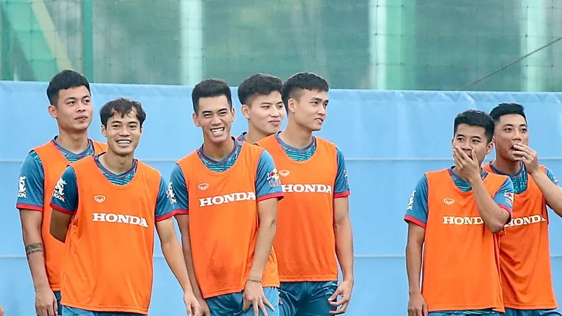 Đội tuyển Việt Nam dù thua cả hai trận trong tháng 10 nhưng đã tăng 1 bậc trên BXH FIFA.