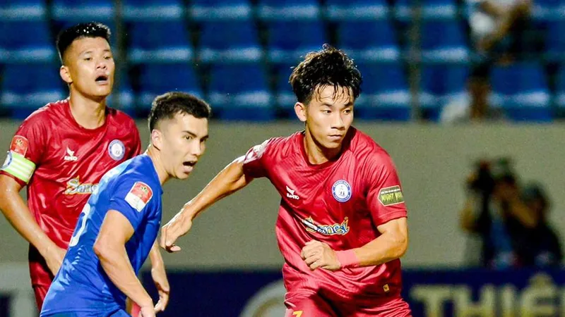 Khánh Hòa có chiến thắn kịp lúc trên sân Hòa Xuân. Ảnh: KHFC