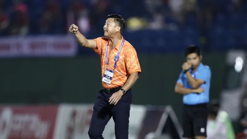 HLV Lê Huỳnh Đức cùng Becamex Bình Dương có sự khởi đầu thuận lợi ở V-League 2023-2024. Ảnh: DŨNG PHƯƠNG
