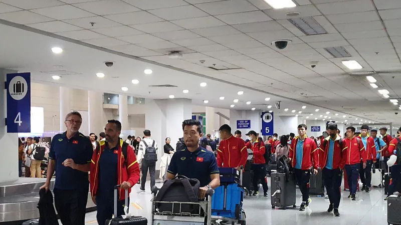 Đội tuyển Việt Nam tại sân bay Ninoy Aquino