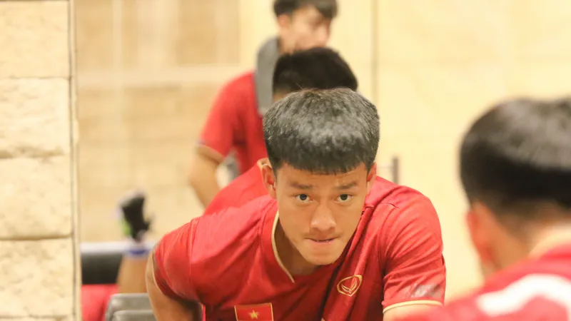 Các cầu thủ Việt Nam trong phòng tập Gym ngày 14-11