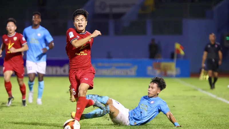 Hà Tĩnh vượt qua Khánh Hòa từ loạt sút luân lưu 11m. Ảnh: DŨNG PHƯƠNG