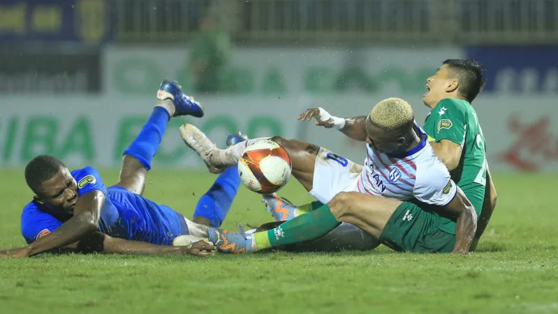 Cuộc rượt đuổi bàn thắng quyết liệt trong trận SLNA - Quảng Nam ở vòng 4 V-League 2023-2024 khép lại với tỷ số 4-4