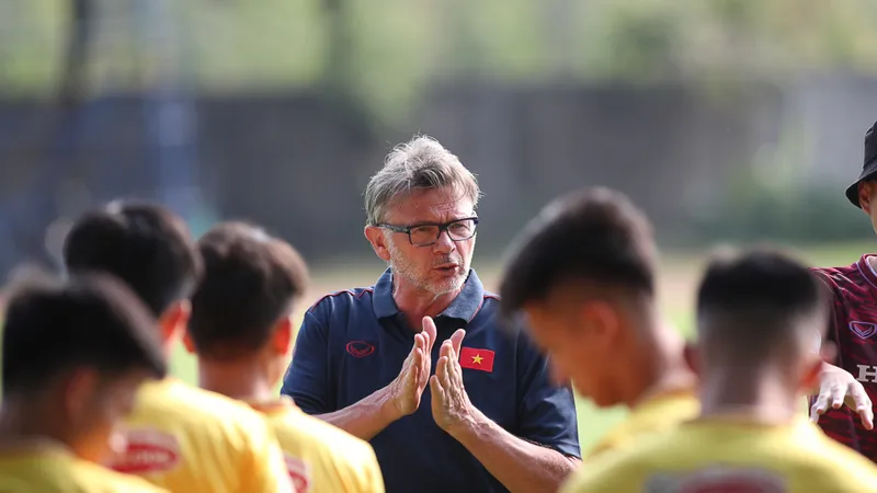 HLV Troussier chuẩn bị vào chiến dịch Asian Cup 2023