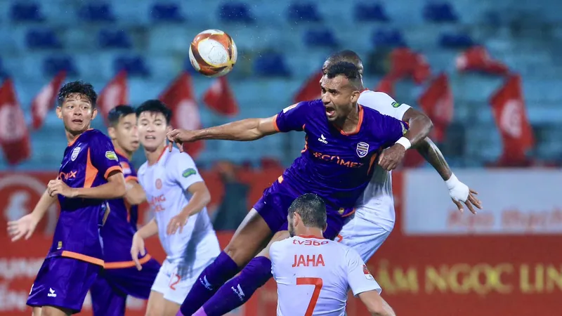 B.Bình Dương đang có cơ hội vươn lên ngôi đầu bảng sau vòng 11