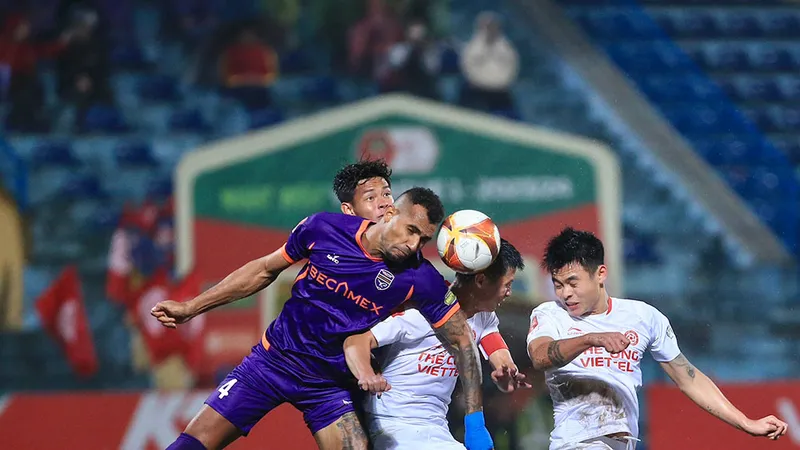 Viettel FC đang trong giai đoạn trượt dốc và ở gần gần với vị trí cuối bảng