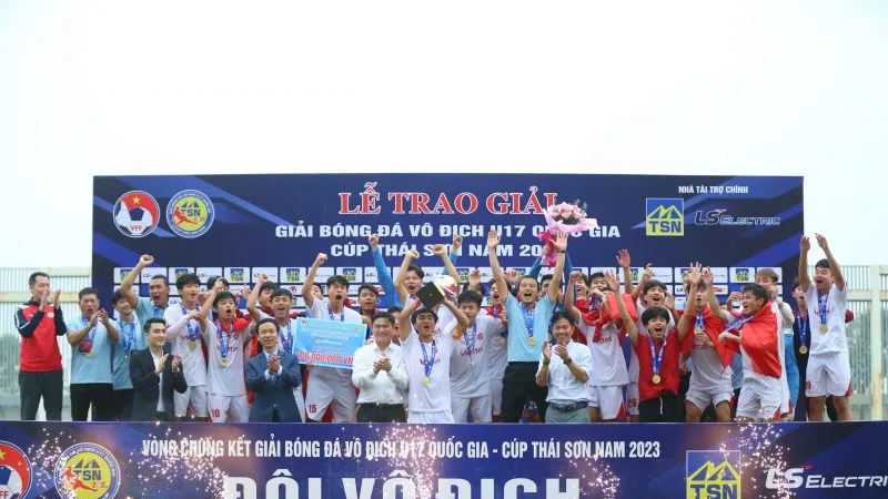 U17 Viettel đang là ĐKVĐ của giải