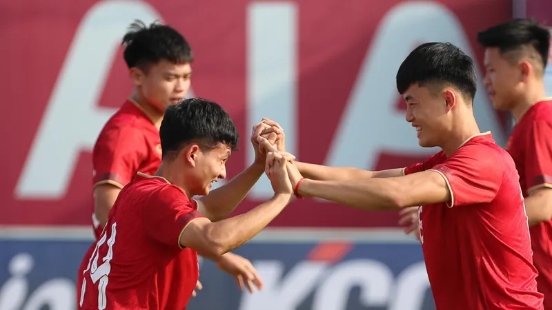 Đội tuyển U23 Việt Nam sẽ hội quân song song cùng các đàn anh ở đội tuyển Việt Nam