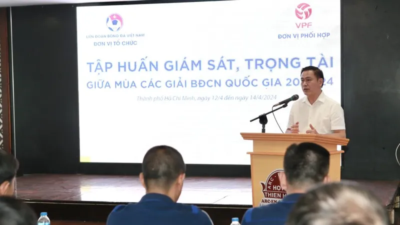Phó Chủ tịch VFF, ông Trần Anh Tú chia sẻ tại lễ bế mạc sáng 14-4