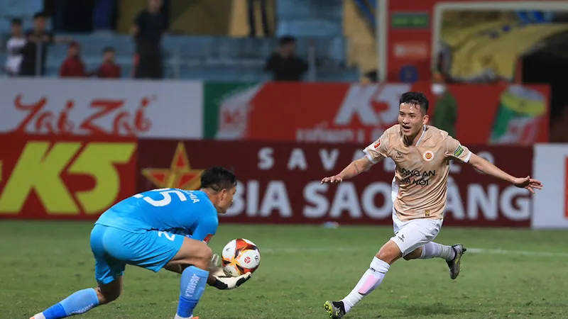 Cuộc so tài ở trận lượt đi với chiến thắng 2-0 nghiêng về CAHN