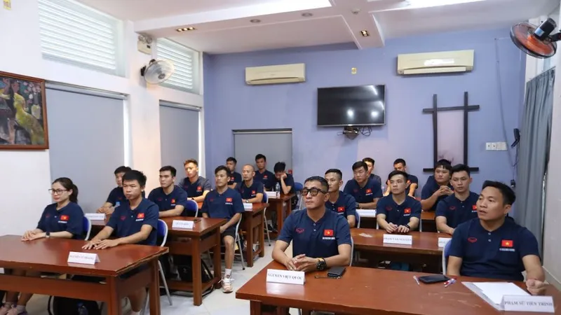 Có 20 HLV tham gia khóa học lần này