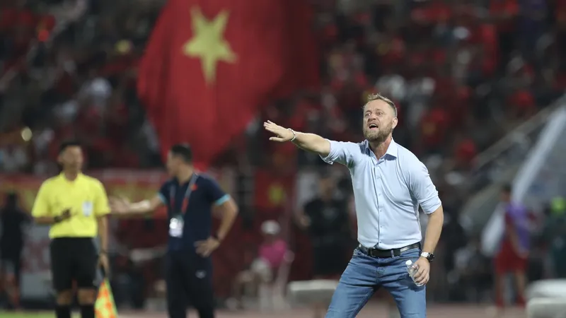 HLV Polking sẽ ra mắt trong khu kỹ thuật CLB CAHN từ vòng 22 V-League 2023-2024