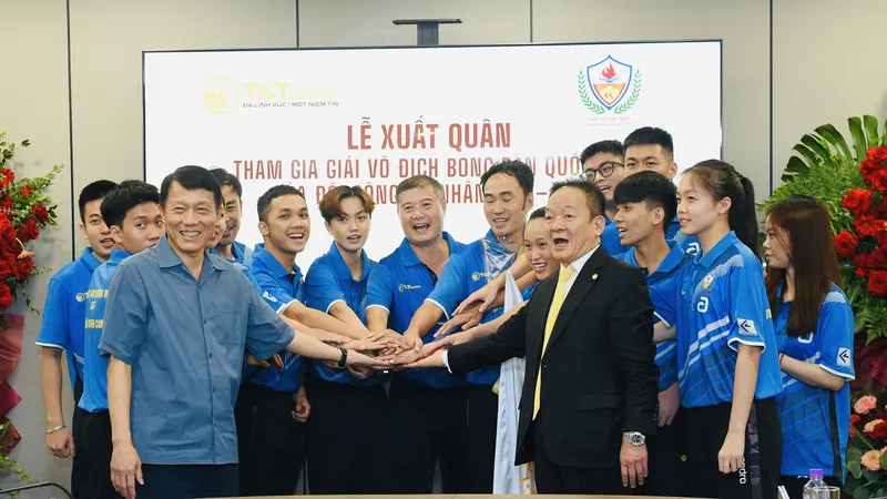 Đội bóng bàn CAND T&T tại lễ xuất quân