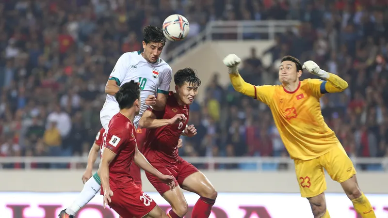 Văn Lâm và các đồng đội vẫn còn hy vọng ở chuyến làm khách tại Iraq vào tối 11-6