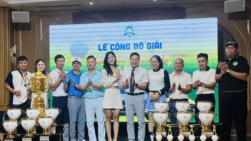 BTC giải chụp hình lưu niệm với đại diện các CLB tham dự Giải Golf 4.0 - SG OPEN lần 2-2024.