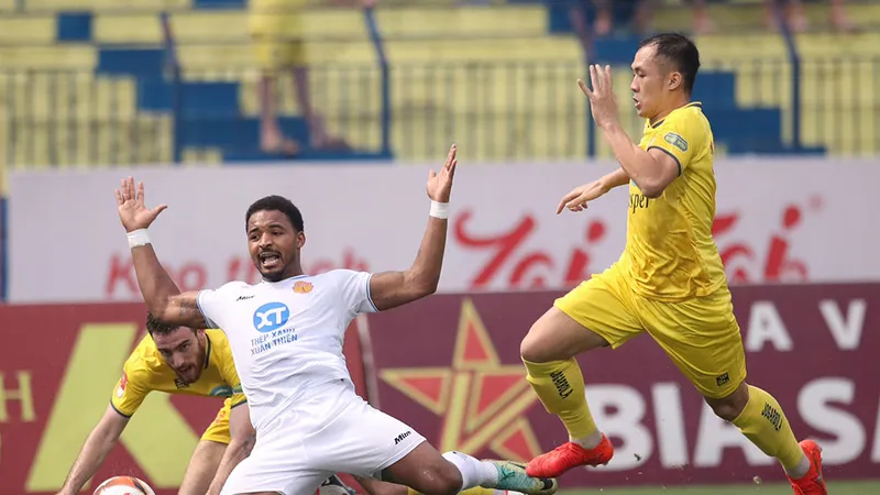 Chân sút Rafaelson đang có phong độ rất cao trên hàng công của Nam Định