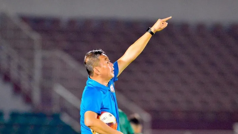 HLV Bùi Đoàn Quang Huy có mùa bóng thành công cùng Bình Định