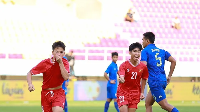 Ghi bàn thắng dẫn trước, nhưng tiếc cho các cầu thủ U16 Việt Nam khi để thua ngược trước U16 Thái Lan