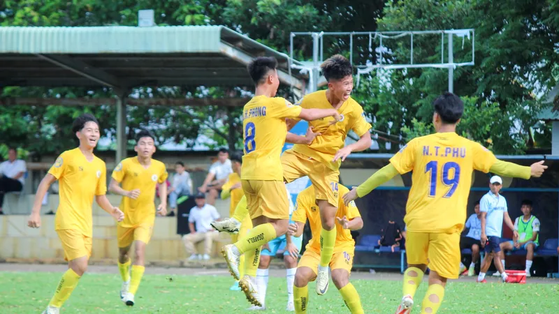 Hà Nội giành chiến thắng 2-1 trước Tây Ninh