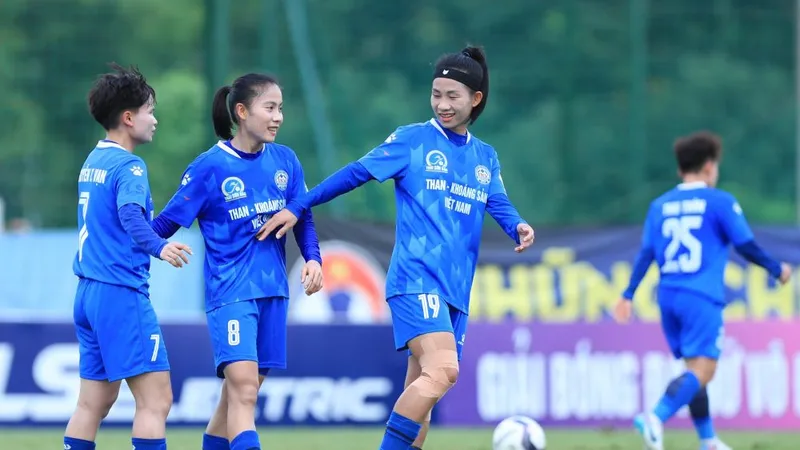 Cơ hội cho Than KSVN trở lại top 3 nếu thắng Thái Nguyên T&T ở vòng 11