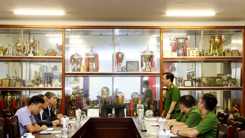 Lãnh đạo VFF và Viện Khoa học Hình sự – Bộ Công an tại buổi làm việc
