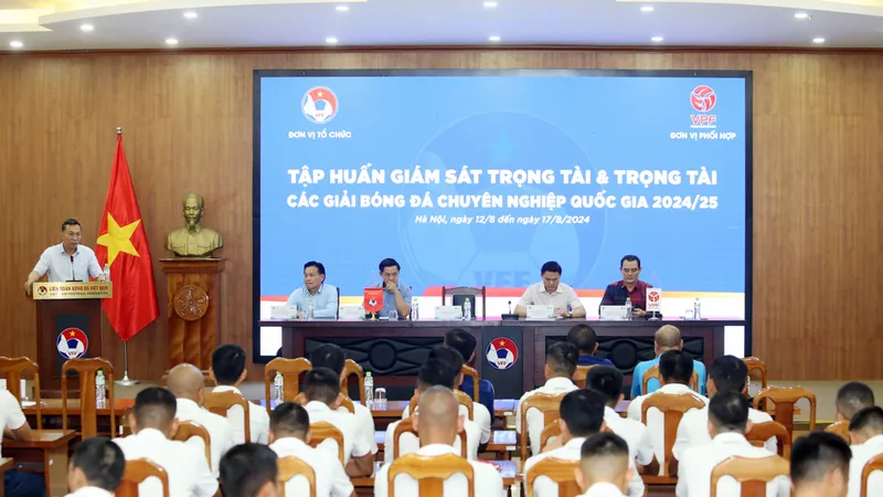Chủ tịch VFF,ông Trần Quốc Tuấn phát biểu tại buổi khai mạc