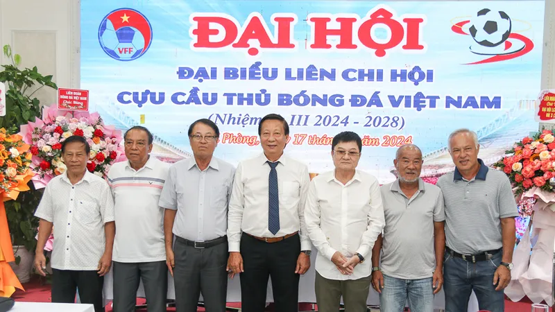 Ban chấp hành khoá III, nhiệm kỳ 2024-2028 ra mắt Đại hội. (ông Hồ Nguyễn và ông Mai Đức Chung vắng mặt do bận công tác)